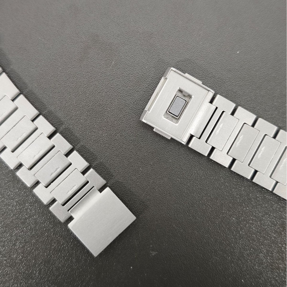 AuraSteel Stainless Band for Apple Watch With Magnetic Clasp